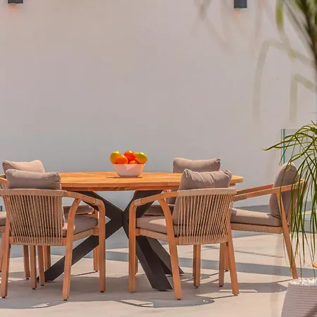 Willa Nahia Collection