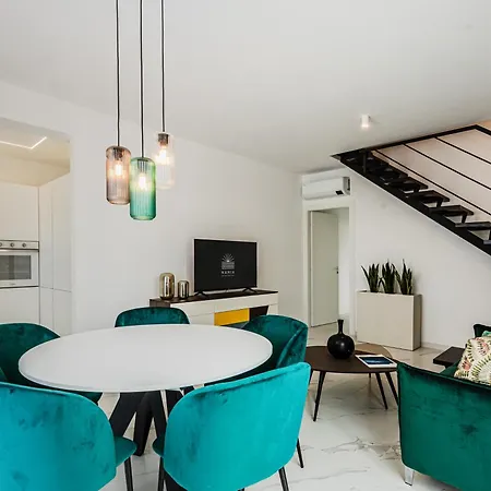 Nahia Collection * Campofelice Di Roccella